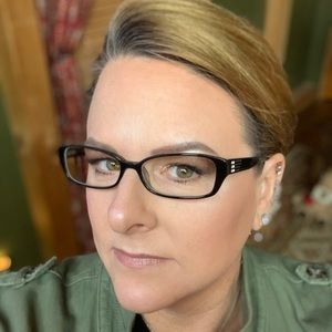 Meet your Posher, Mary e